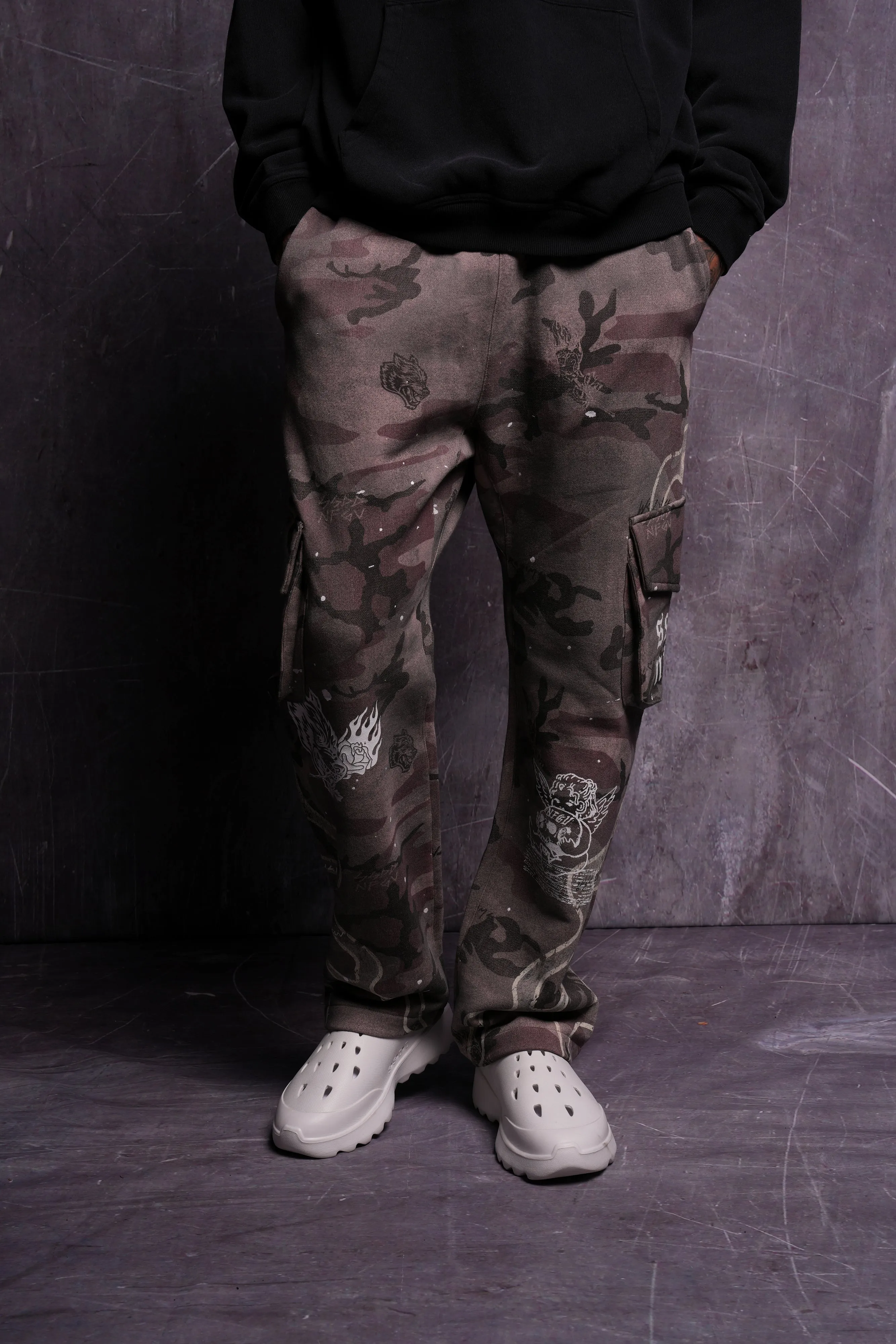 Infernal Bloom Bigelow Cargo Sweat Pants in Blooming Woodland Camo