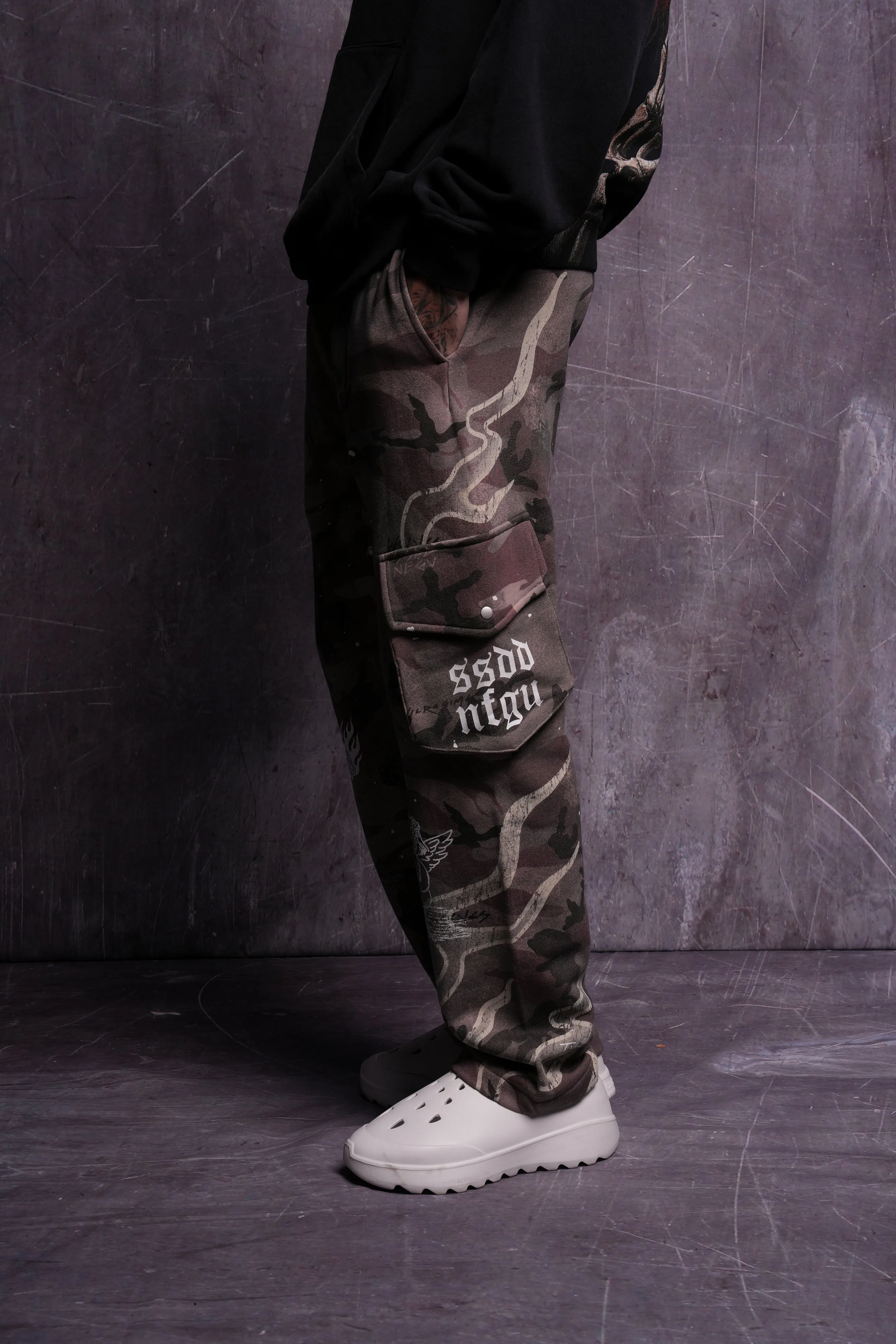 Infernal Bloom Bigelow Cargo Sweat Pants in Blooming Woodland Camo