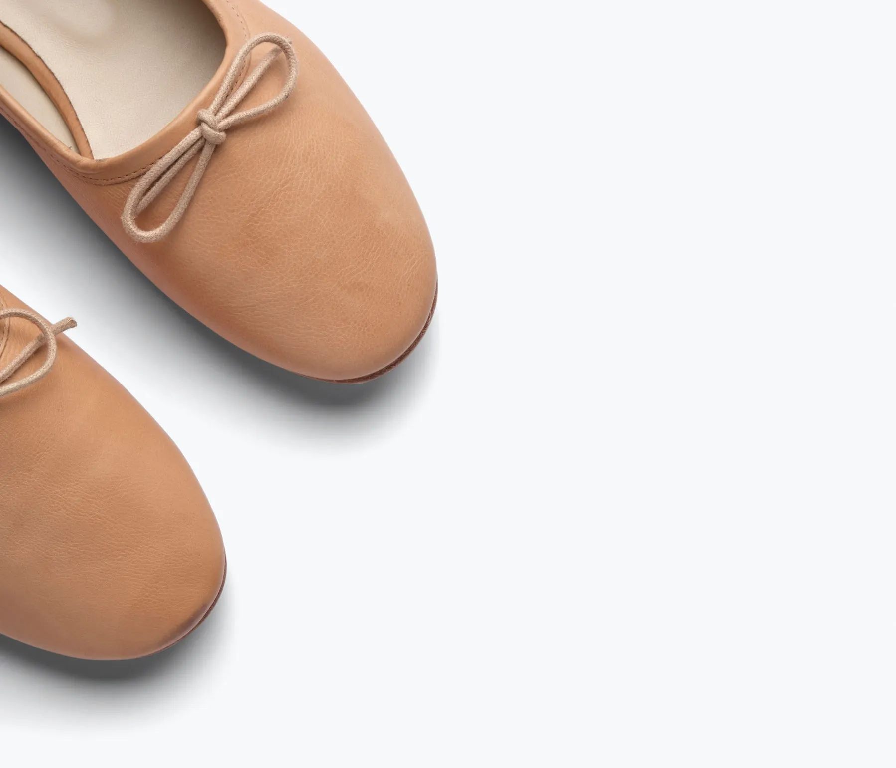 Roma Flat in Camel